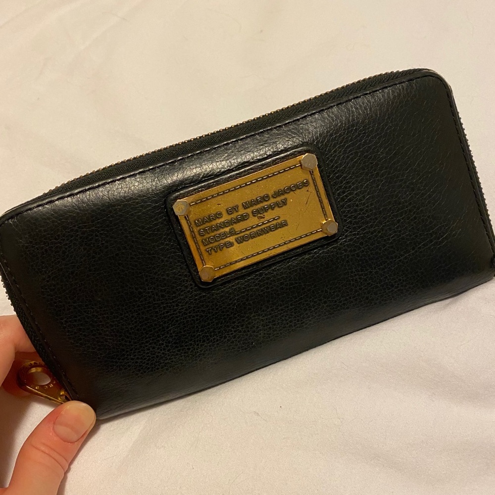 Marc by Marc Jacobs Zip Leather Wallet